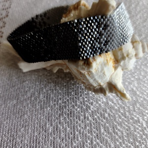 Ombre fekete fehérben  - ékszer - karkötő - gyöngyös karkötő - Meska.hu