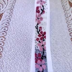 Sakura , Ékszer, Karkötő, Gyöngyös karkötő, Ékszerkészítés, Gyöngyfűzés, gyöngyhímzés, MESKA