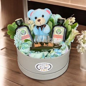 Ballagási box - macival, katonai járművel, Otthon & Életmód, Dekoráció, Virágdísz és tartó, Csokor & Virágdísz, , MESKA