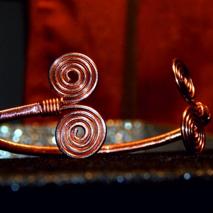Réz karperec szkíta ornamentikával - ékszer - karkötő - karperec - Meska.hu