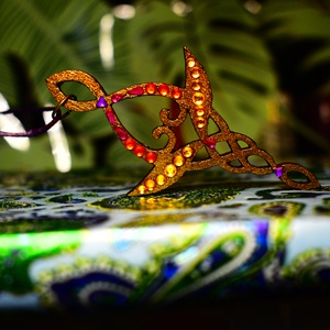 Antik arany tünde nyaklánc fából - ékszer - nyaklánc - medálos nyaklánc - Meska.hu