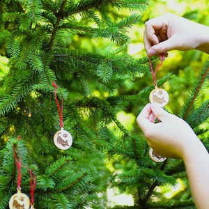 Cicás fa karácsonyfa díszek - karácsony - karácsonyi lakásdekoráció - karácsonyfadíszek - Meska.hu