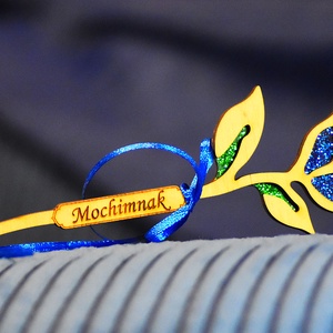 Nőnapi kék rózsa fából név gravírozással - otthon & életmód - virágdekoráció - virágdíszek - lézervágott virágdíszek - Meska.hu