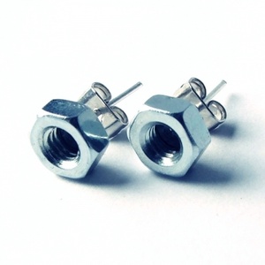 Mini anyacsavar fülbevaló 8 mm-es méretben - Meska.hu