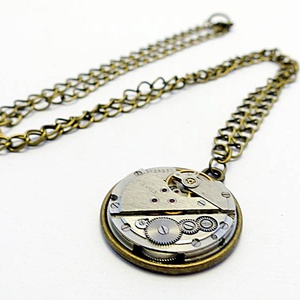 Steampunk medál bronz színű láncon - Meska.hu