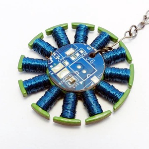 Kék Tesla-tekercs medál fekete fémláncon - ékszer - nyaklánc - medálos nyaklánc - Meska.hu