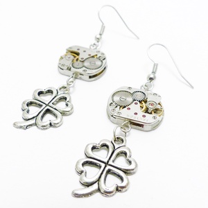 Steampunk fülbevaló lóhere kiegészítővel - ékszer - fülbevaló - lógó fülbevaló - Meska.hu