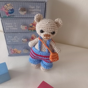  Maci, kék nadrágban, Játék & Sport, Plüssállat & Játékfigura, Maci, Horgolás, MESKA