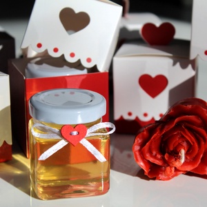 Valentin napi ajándék díszdobozkában - otthon & életmód - gyertya, illat, aroma - gyertya - Meska.hu