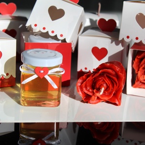 Valentin napi ajándék díszdobozkában - otthon & életmód - gyertya, illat, aroma - gyertya - Meska.hu