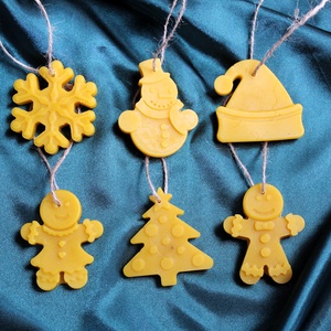 Karácsonyfadísz méhviaszból - karácsony - karácsonyi lakásdekoráció - karácsonyfadíszek - Meska.hu