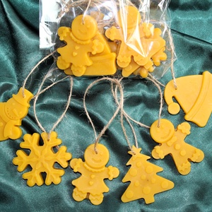 Karácsonyfadísz méhviaszból - karácsony - karácsonyi lakásdekoráció - karácsonyfadíszek - Meska.hu