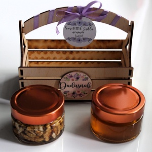 Dadusnak édes ajándékkosár, személyre szóló bilétával - élelmiszer - méz & propolisz - Meska.hu