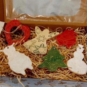 Kerámia fenyőfadísz díszdobozban, Otthon & Életmód, Konyhafelszerelés, tálalás, Tálalás, Tányér & Étkészlet, Agyagozás, Kerámia, MESKA