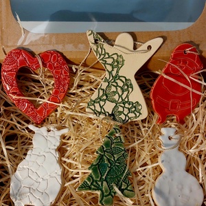 Kerámia fenyőfadísz díszdobozban,6dbos, Otthon & Életmód, Konyhafelszerelés, tálalás, Tálalás, Kínálótál, Kerámia, MESKA