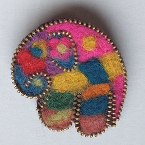 nemez-cipzár indiai elefánt - ékszer - kitűző és bross - kitűző - Meska.hu