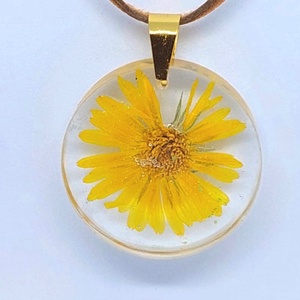 Körömvirág gyantába zárva - Meska.hu