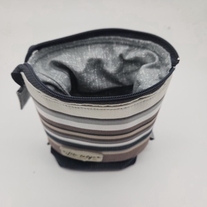 Tolltartó - otthon & életmód - papír, írószer - tolltartó & ceruzatekercs - Meska.hu