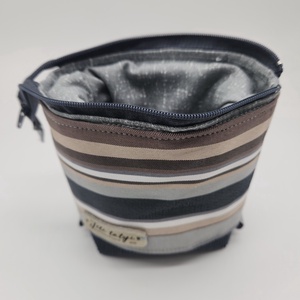 Tolltartó - otthon & életmód - papír, írószer - tolltartó & ceruzatekercs - Meska.hu