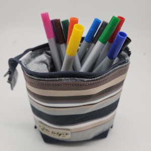 Tolltartó - otthon & életmód - papír, írószer - tolltartó & ceruzatekercs - Meska.hu