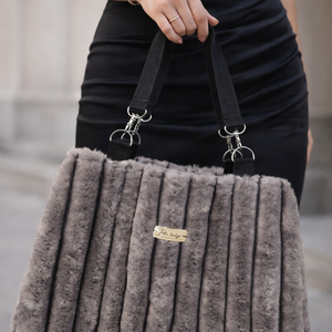 Műszőrme női táska zsebekkel - Meska.hu