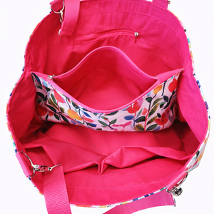 Virágos táska vízlepergető gyöngyvászonból - táska & tok - kézitáska & válltáska - tarisznya - Meska.hu