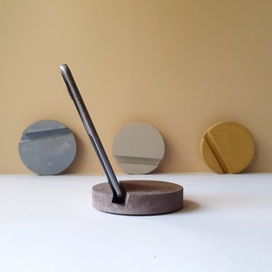 Beton telefontartó, névjegykártyatartó, fényképtartó, Otthon & Életmód, Tárolás & Rendszerezés, Íróasztali tároló, , MESKA