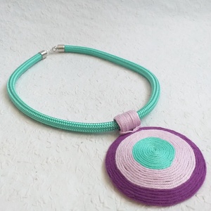 OGEL BIB lila-kék fonalnyaklánc, Textil nyaklánc, textil ékszer, fonalékszer - ékszer - nyaklánc - medálos nyaklánc - Meska.hu