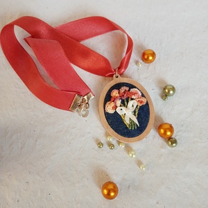 Brazil Hímzett  színes virágcsokor, egyedi nyaklánc, hímzett ékszer, hímzett nyaklánc, modern hímzés - ékszer - nyaklánc - medálos nyaklánc - Meska.hu