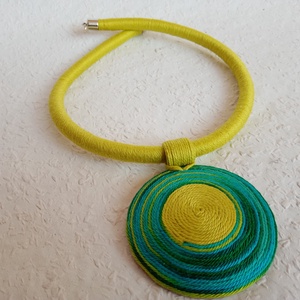 OGEL BIB zöld tarkás fonalnyaklánc, Textil nyaklánc, textil ékszer, fonalékszer - ékszer - nyaklánc - medálos nyaklánc - Meska.hu