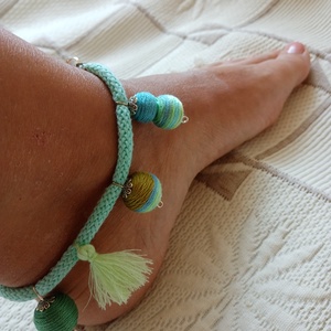 Kék-zöld csíkos-tarka bokalánc, textilbogyó bokalánc, bokaékszer, lábdísz, lábékszer, Ékszer, Lábdísz és Testékszer, Bokalánc, Ékszerkészítés, MESKA