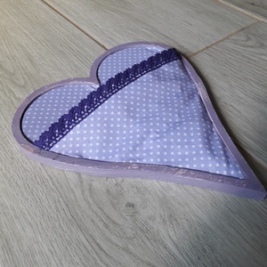 Lila apró pöttyös szívalakú textil fali dekoráció,falra akasztható virágtartó, egyedi lakásdísz,otthonvarázsoló dekor - otthon & életmód - dekoráció - fali és függő dekoráció - falra akasztható dekor - Meska.hu