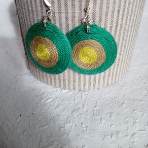 Zöld OGEL fonal fülbevaló, Textil fülbevaló, textil ékszer, fonalékszer - ékszer - fülbevaló - lógós kerek fülbevaló - Meska.hu
