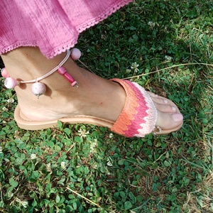 Halvány Rózsaszín csíkos-tarka bokalánc, textilbogyó bokalánc, bokaékszer, lábdísz, lábékszer, Ékszer, Lábdísz és Testékszer, Bokalánc, Ékszerkészítés, MESKA