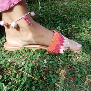 Halvány Rózsaszín csíkos-tarka bokalánc, textilbogyó bokalánc, bokaékszer, lábdísz, lábékszer - ékszer - lábdísz és testékszer - bokalánc - Meska.hu