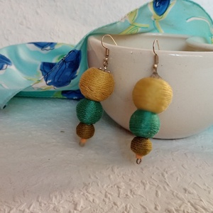 3 gömb zöld textilbogyó fülbevaló, fonalékszer, textil fülbevaló, Ékszer, Fülbevaló, Lógó fülbevaló, Ékszerkészítés, MESKA