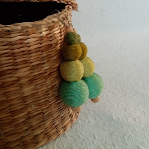 ZÖLD BÁRSONY textilbogyó fülbevaló, fonalékszer, textil fülbevaló, Ékszer, Fülbevaló, Lógó fülbevaló, Ékszerkészítés, MESKA