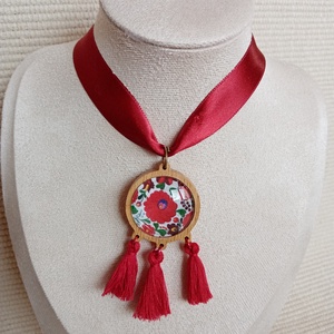  Matyó mintás nyaklánc rojtokkal,matyó ékszer,folklór textil ékszer,magyaros nyaklánc,Hungarian folk jewellery, Ékszer, Nyaklánc, Hosszú nyaklánc, Ékszerkészítés, MESKA