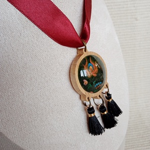  Matyó mintás nyaklánc fekete rojtokkal,matyó ékszer,folklór textil ékszer,magyaros nyaklánc,Hungarian folk jewellery - ékszer - nyaklánc - hosszú nyaklánc - Meska.hu