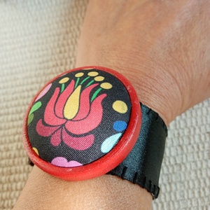  Matyó mintás karkötő,matyó ékszer,folklór textil ékszer,magyaros nyaklánc,Hungarian folk jewellery - ékszer - karkötő - karkötő medállal - Meska.hu