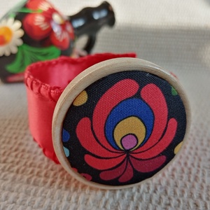  Matyó mintás karkötő,matyó ékszer,folklór textil ékszer,magyaros nyaklánc,Hungarian folk jewellery - ékszer - karkötő - karkötő medállal - Meska.hu