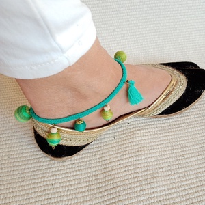 Zöld-türkiz bokalánc, textilbogyó bokalánc, bokaékszer, lábdísz, lábékszer - ékszer - lábdísz és testékszer - bokalánc - Meska.hu