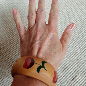 Matyó virágos fakarkötő, matyós viselet, kézzel festett matyó karkötő - ékszer - karkötő - széles karkötő - Meska.hu