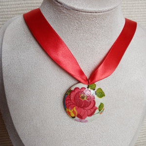  Matyó mintás decoupage nyaklánc,matyó ékszer,folklór textil ékszer,magyaros nyaklánc,Hungarian folk jewellery, Ékszer, Nyaklánc, Hosszú nyaklánc, Ékszerkészítés, MESKA