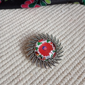  Matyó mintás dísz kitűző,matyó ékszer,folklór ékszer,magyaros  ékszer,Hungarian folk jewellery - Meska.hu