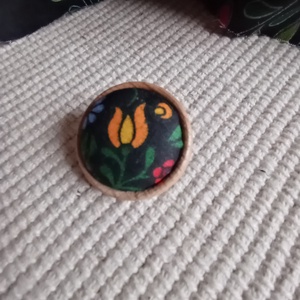  Matyó mintás dísz kitűző,matyó ékszer,folklór textil ékszer,magyaros ékszer,Hungarian folk jewellery - ékszer - kitűző és bross - Meska.hu