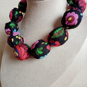 Matyós textil bogyós nyaklánc - ékszer - nyaklánc - bogyós nyaklánc - Meska.hu