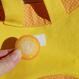 Citromsárga Pöttyös Randi táska változtatható díszelemmel, alkalmi kistáska - táska & tok - kézitáska & válltáska - kézitáska - Meska.hu