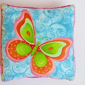 Tavaszi párna, pillangós - Meska.hu