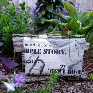 Kis méretű neszeszer betű mintás textilből, Táska & Tok, Neszesszer, Varrás, MESKA